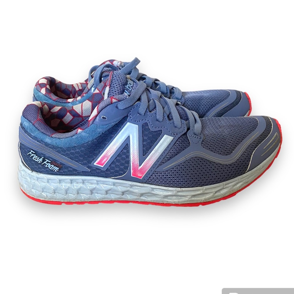 New Balance ladies sneakers size 6 - excellent ride - fresh foam sole purple